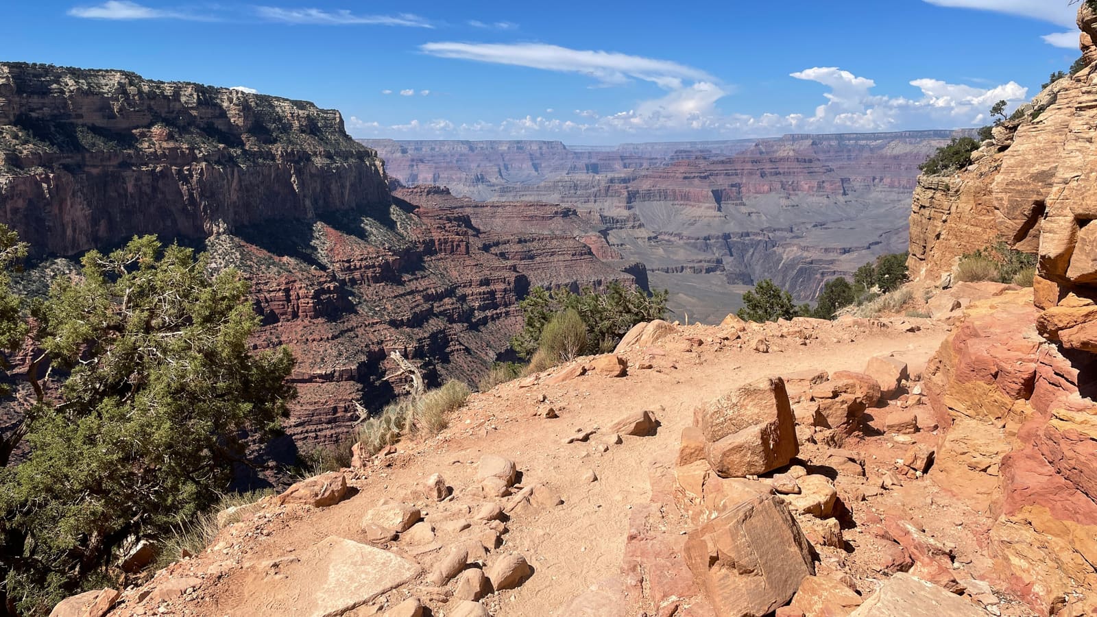 The South Kaibab Trail near Ooh Aah Point in Grand Canyon National Park